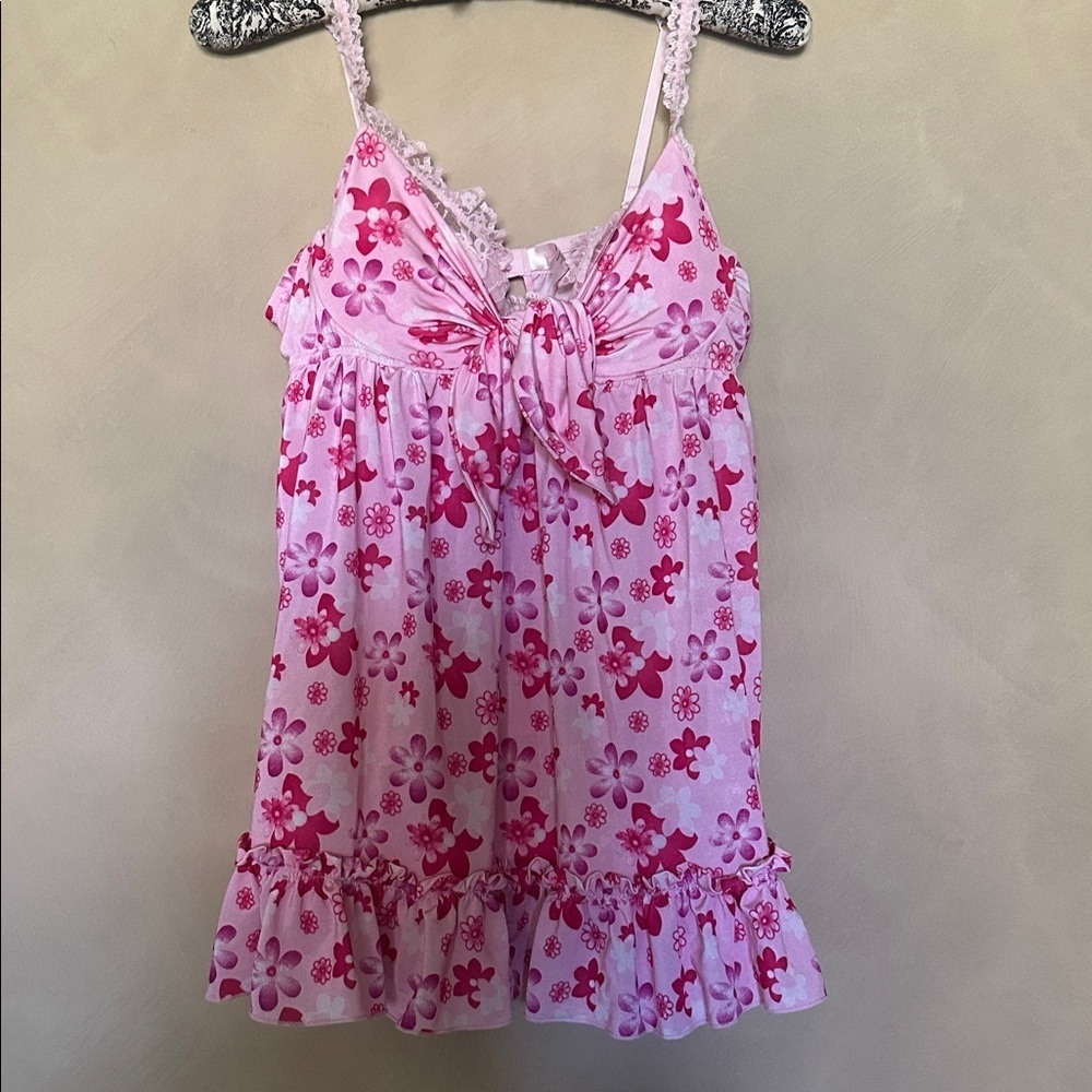 Pretty  floral pink vintage VS lacy slip Y2K Fembot Ruffle Chemise